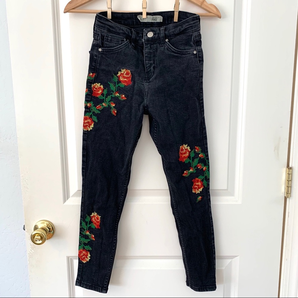 Topshop Black Rose Embroidered Petite Jamie Jeans